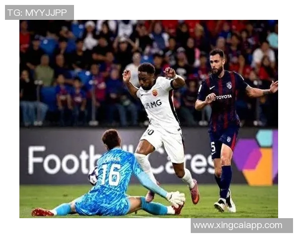 柔佛后卫与陈威赛后闲聊回顾48脚打门的精彩对决 柔佛后卫与陈威赛后闲聊回顾48脚打门的精彩对决