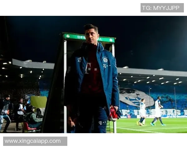 小猪赞格纳布里如穆勒般出色能控球化解对方防守 小猪赞格纳布里如穆勒般出色能控球化解对方防守