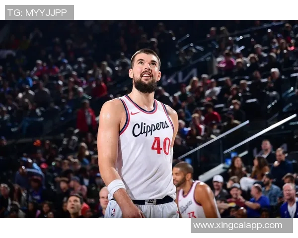 詹姆斯称赞前队友莺歌卡鲁索哈特鲍尔祖巴茨皆以正确方式打球