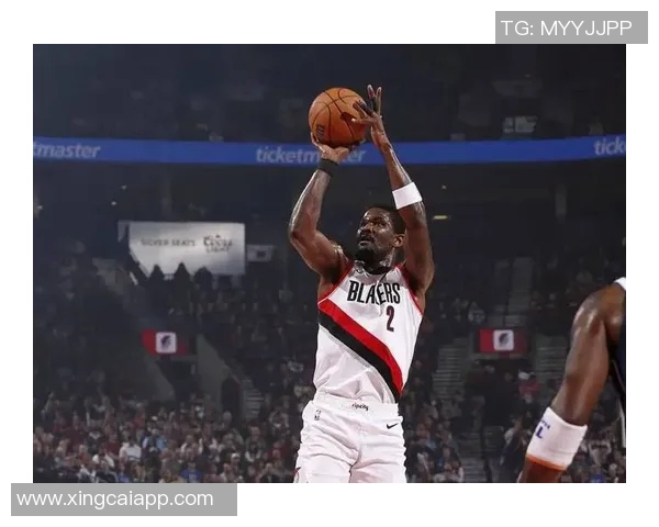 艾顿本季面对顶级内线表现出色7战全胜场均18分10篮板命中率高达72