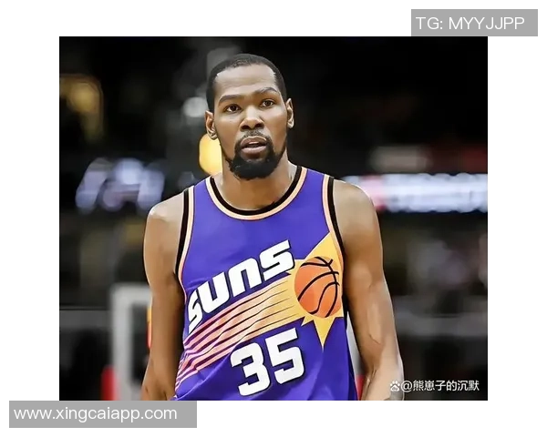 杜兰特透露侄子崇拜布克或因曾与他并肩作战