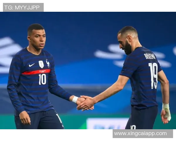 格列兹曼34岁逆袭获2025金足奖击败姆巴佩罗德里等众星 格列兹曼34岁逆袭获2025金足奖击败姆巴佩罗德里等众星